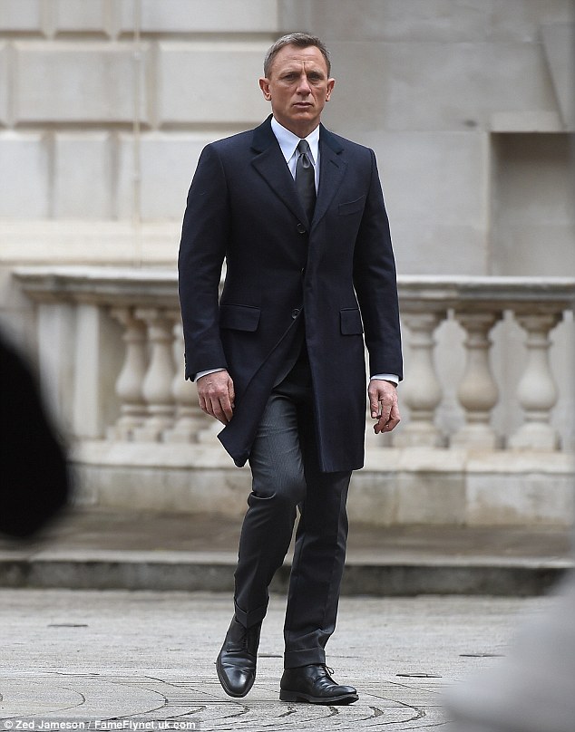 Bonding in Whitehall: More Spectre scenes shot in London – The James ...